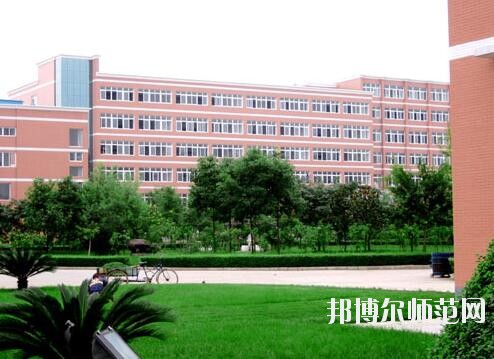 成都城市建設(shè)技工幼兒師范學(xué)校2018年報名條件、招生對象